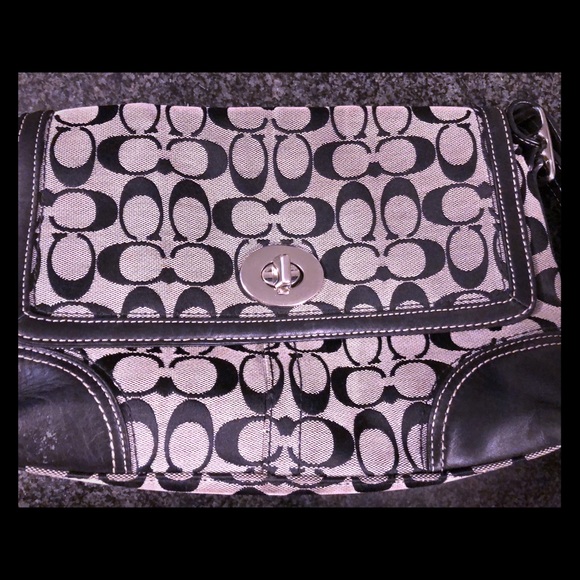 Coach bag. - Picture 1 of 5